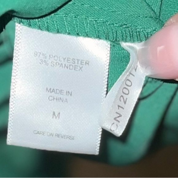 🤩 NEW LISTING! NY & Co Green Tiered DressWomen’s Sz Medium Pullover Button - Picture 9 of 9